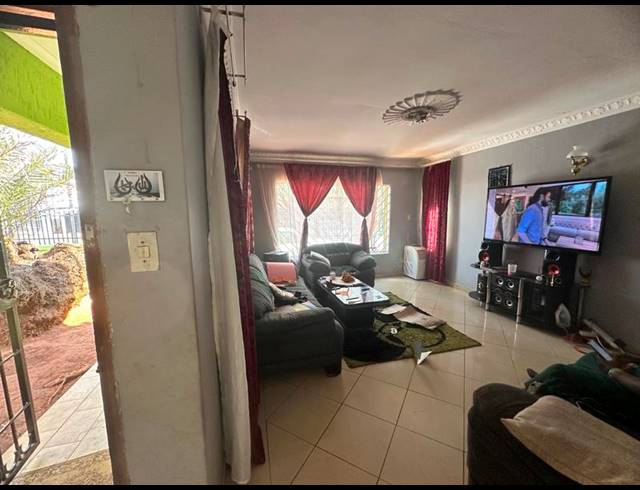 3 BEDROOM HOUSE FOR SALE IN LAUDIUM